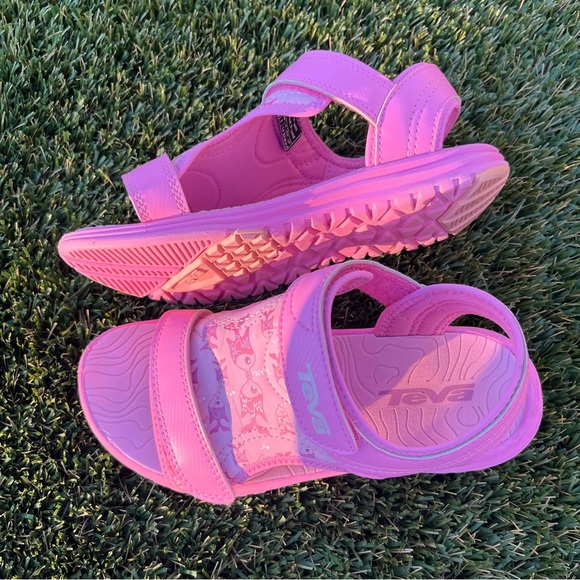 Pink Teva Water shoes - Picture 3 of 7